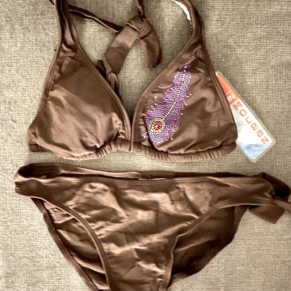 NWT  IN Mocean  Brown Halter Bikini with Crystal Feather string bikini. Size Sm